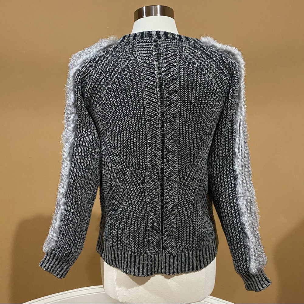 Nicole Miller Gray Crew Neck Sweater - Picture 2 of 10